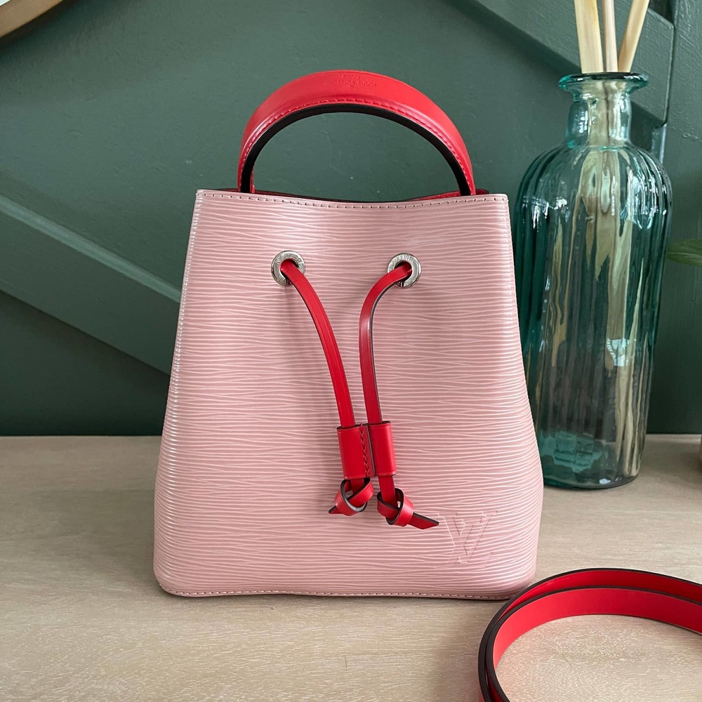 Louis Vuitton NeoNoe BB Epi Rose Pink Satchel Bag - Picture 4 of 16